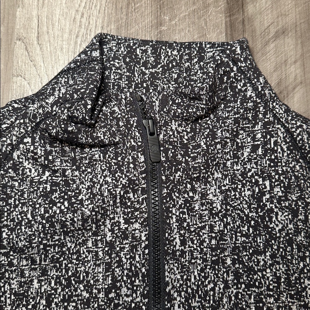 Lululemon Lightly Performance Stretch Jacket - 8 - image 6